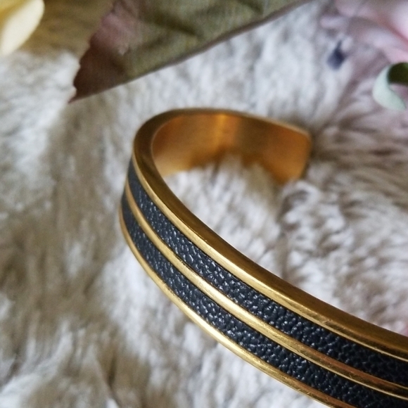 Speidel Black Stripe Gold Bangle Open Bracelet Without Close - Picture 1 of 4
